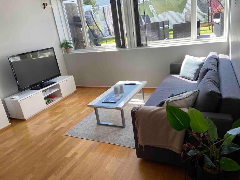 Apartment Koselig Kjellerleilighet Ca 25 Minutter Kjoring Fra Sentrum